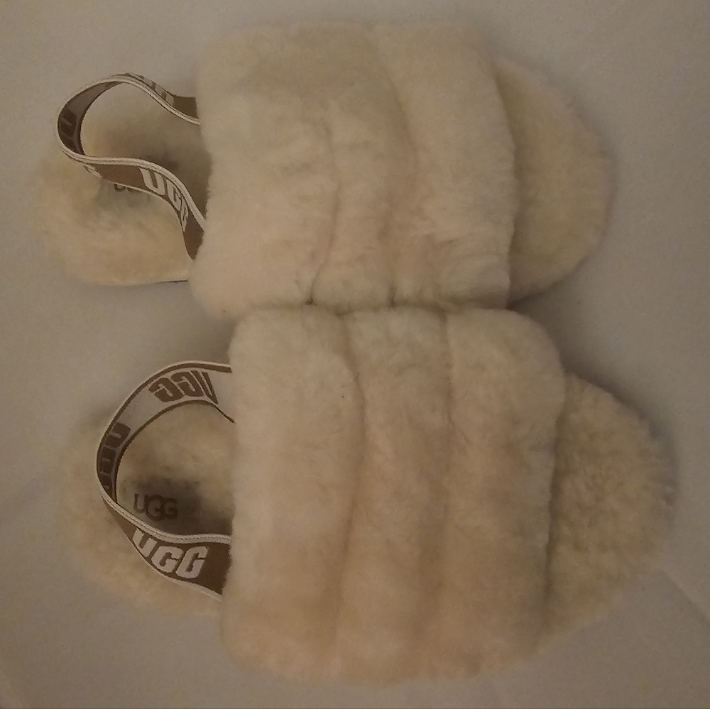 UGG Plush Cream Slippers Sz 11 Toddler